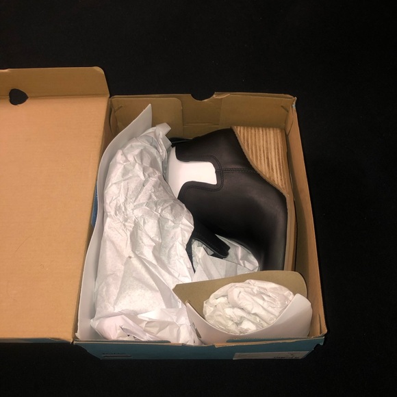 Tom’s Black Leather Ankle Boots - Picture 8 of 10